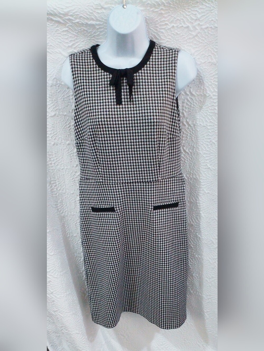 Talbots Tipped Ponte Tie Neck Dress Size 2